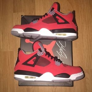 Air Jordan 4 Retro